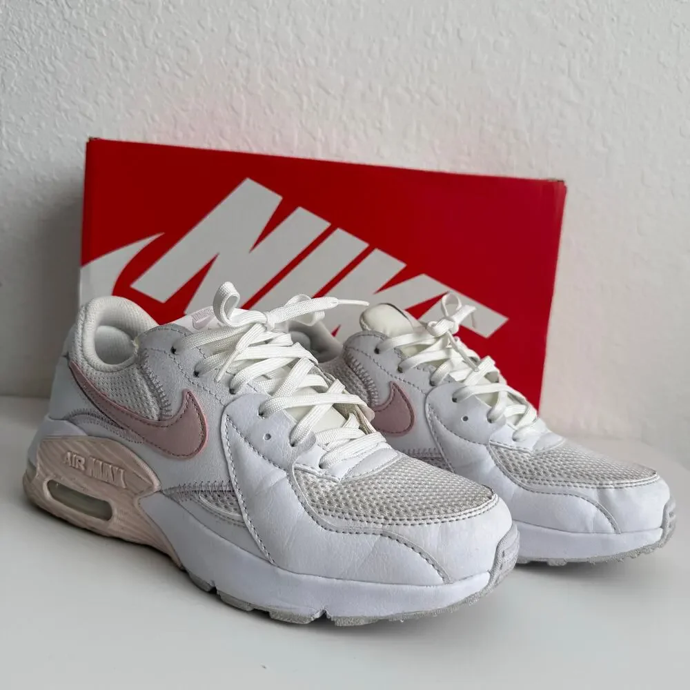 Nike White and Light Pink Air Max Women's Athletic Shoes